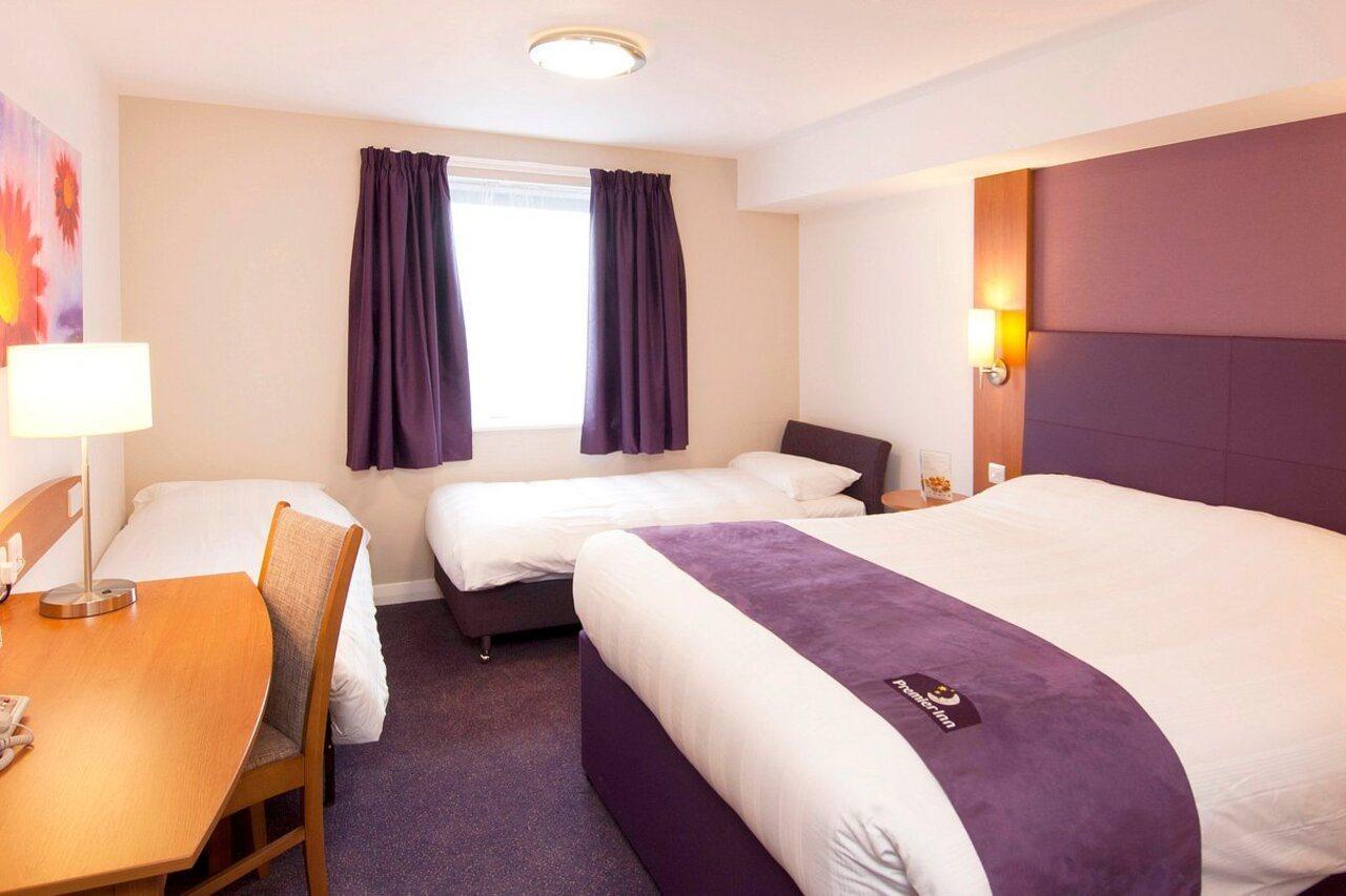 Premier Inn Lymington Bagian luar foto
