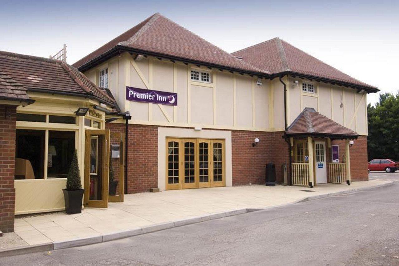 Premier Inn Lymington Bagian luar foto